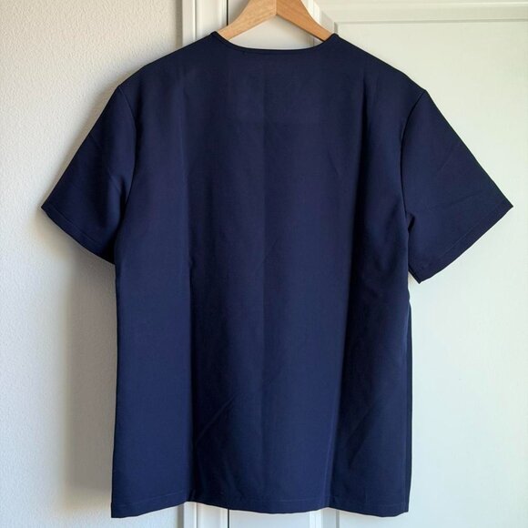 Figs Leon Three-Pocket Scrub Top in Black, Size Medium - Picture 9 of 9